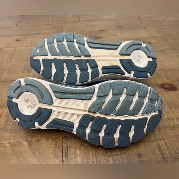 Under Armour Women’s Speedform Gemini Running Shoes - Picture 8 of 9